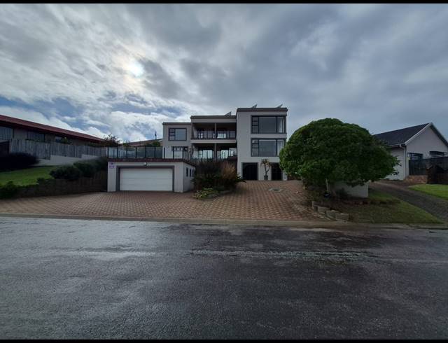 4 BEDROOM HOUSE FOR SALE IN DANA BAY